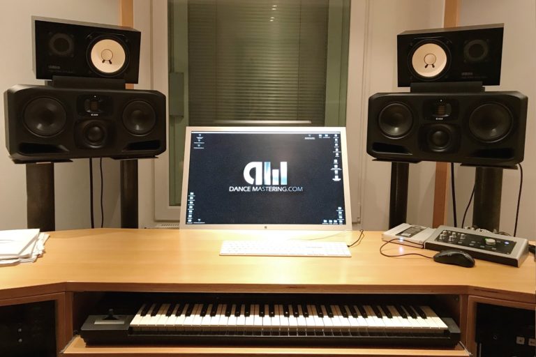 ADAM Audio S3H midfield monitors in the studio of Matthias „Matty“ Menck